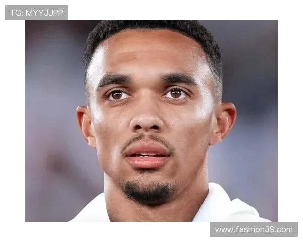 特伦特·亚历山大-阿诺德：内收中场战术开创关键人物