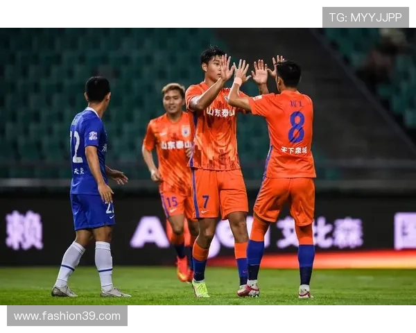 泰山队争冠关键阶段屡现崩盘,稳定性问题逐步反映在积分走势中 泰山队争冠关键阶段屡现崩盘,稳定性问题逐步反映在积分走势中